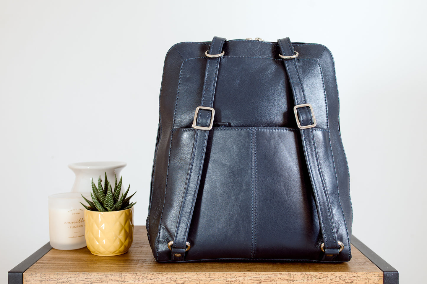 GT-AB1C: G&T Leather Classic Convertible Backpack / Handbag