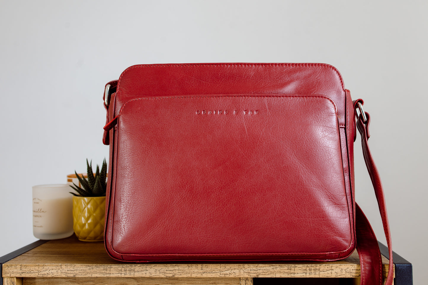 GT-H84: G&T Full-grain Leather Large Multi-Compartment Handbag with Long Adjustable Shoulder Strap